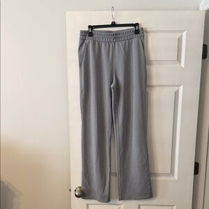 Lululemon Light Gray Elastic Waist Wide-Leg Pants size 8 condition very good